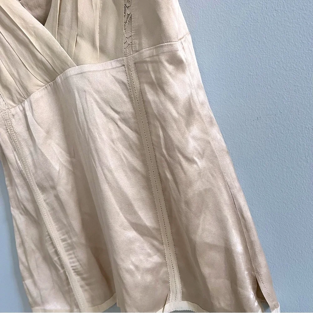 White House Black Market Silk Stretch Timeless V-Neck Tank Size 6 - Picture 10 of 10